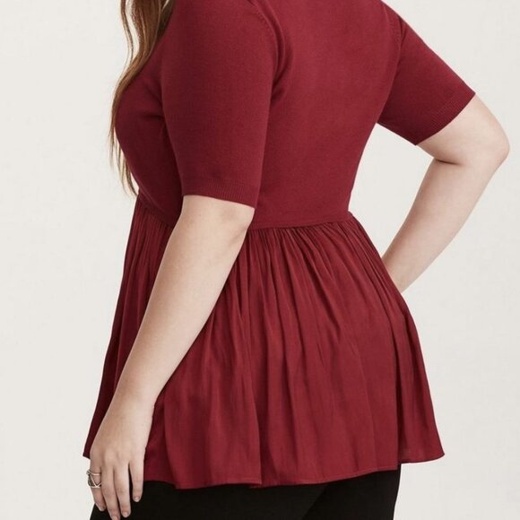 Torrid Red Pleated  Skirt Sweater Size 2 - Picture 1 of 9